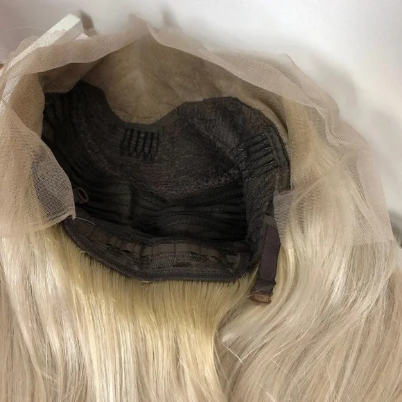 - HP 4/9 🎉 💫22” BLONDE OMBRÉSTRAIGHT LACE FRONT WIG *NEW*